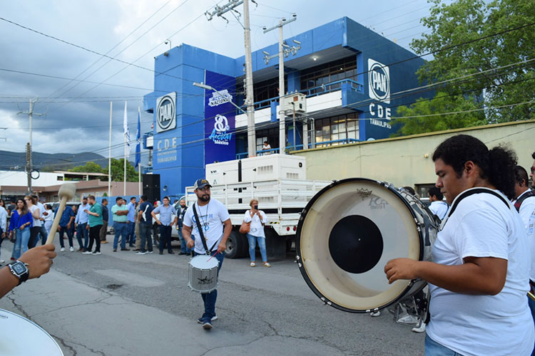 Una Tras Otra Allanado el camino al 2019