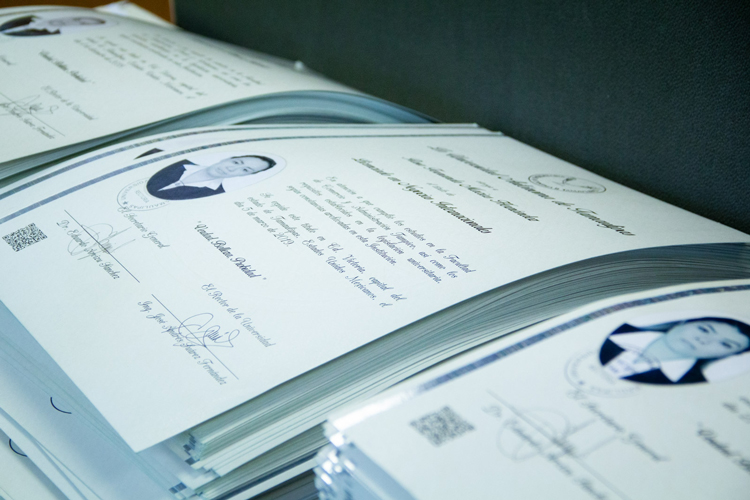 Agiliza UAT trámites para la titulación