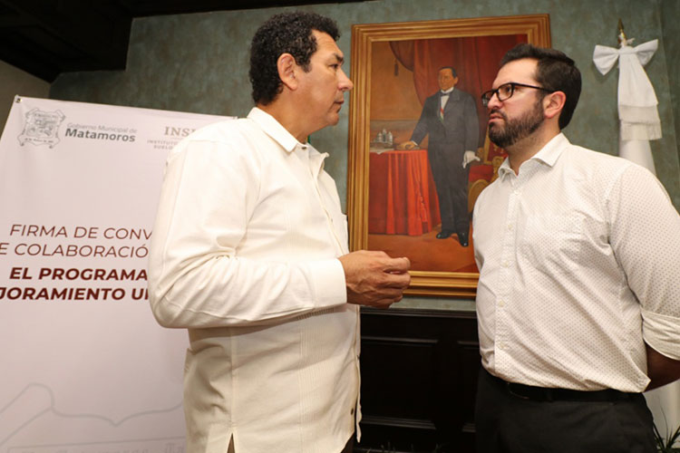 Firma Alcalde convenio con el INSUS para dar certeza jurídica a familias