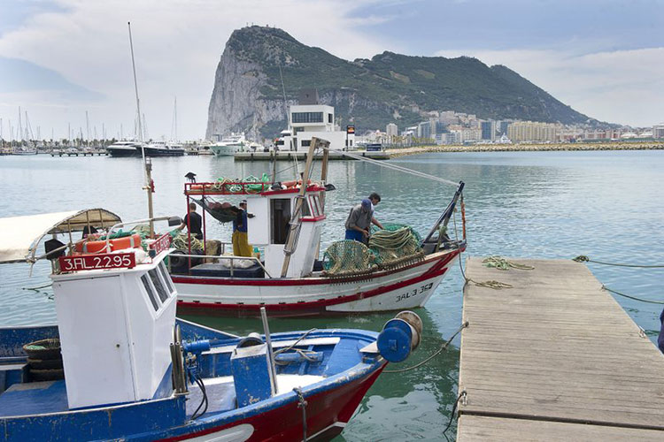 Detienen en Gibraltar petrolero que iba rumbo a Siria