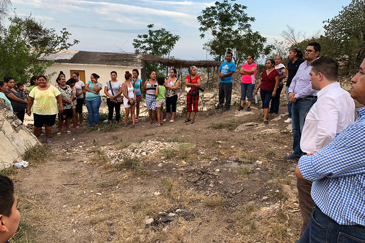 Reacciona Comapa y atiende a vecinos que reclaman agua