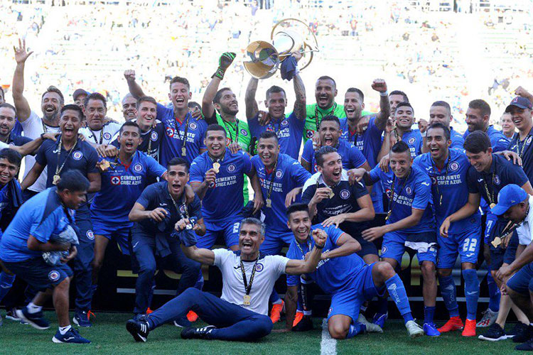 Cruz Azul venció a Necaxa y se consagró Campeón de la Súper Copa MX