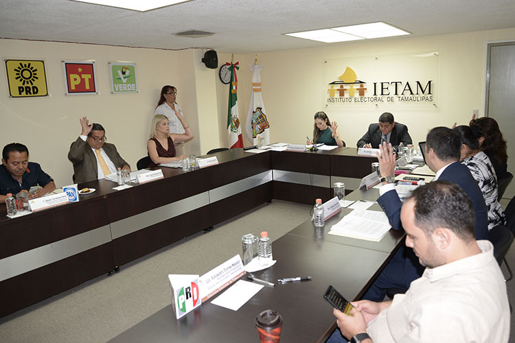 Punto por Punto Xico, el peor evaluado, el mejor pagado
