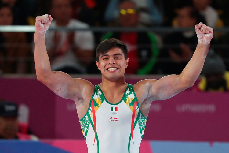 Isaac Núñez gana medalla de oro en barras paralelas