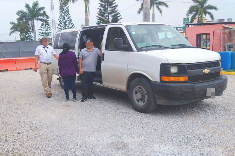Siguen migrantes viajando en autobús rumbo a la frontera