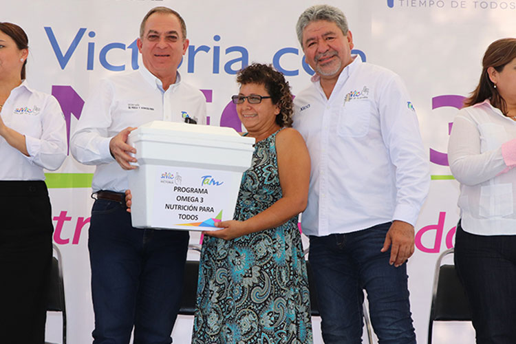 Entregan productos a base de pescado en ejidos de Victoria