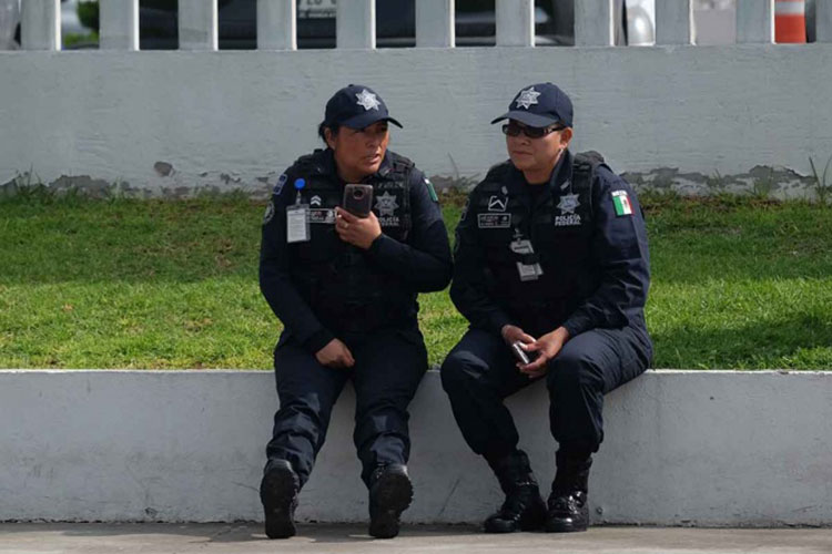 Finiquitos conforme a la ley, pide asesor de policías federales
