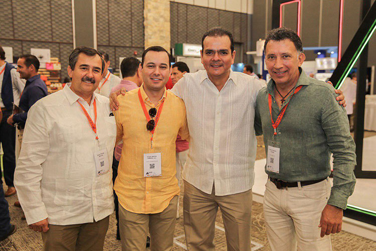 Refrendan Rivas y Saenz la fortaleza en comercio internacional de los Dos Laredos