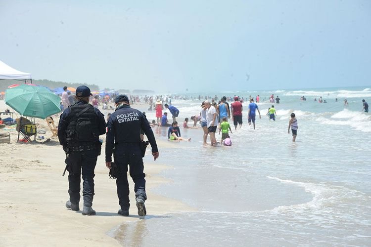 La Pesca, una playa limpia y segura para disfrutar en familia