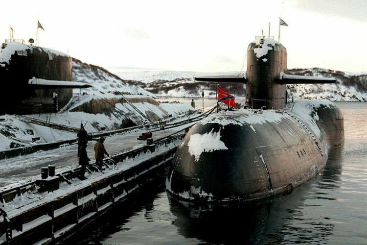 14 muertos en incendio en submarino de la armada rusa