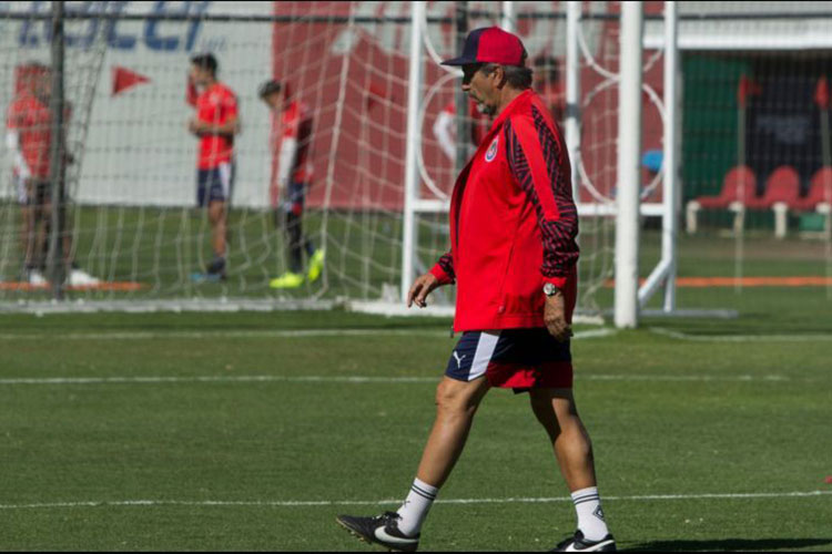 Chivas jugará cinco partidos en 13 días