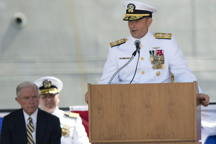 EEUU: Almirante elegido para dirigir Marina decide retirarse