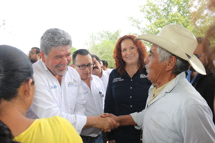 Va Gobernador y Xico por recuperación de caminos rurales