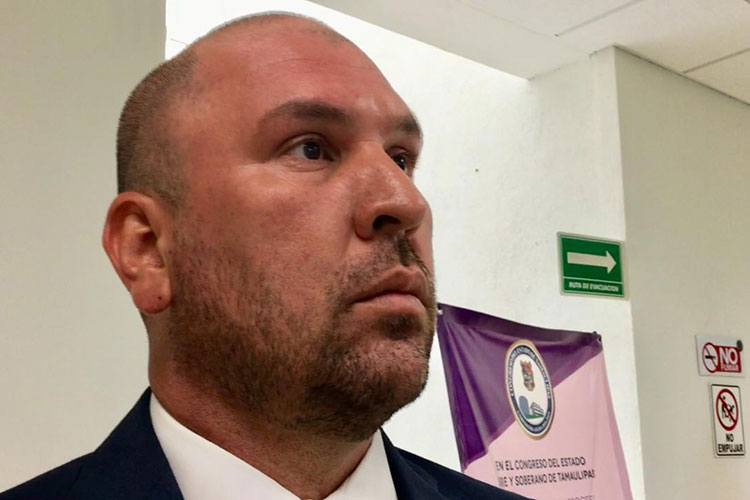 Una Tras Otra ¿Y las becas Don JR?