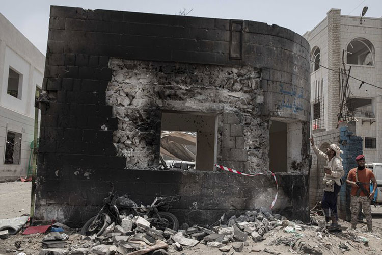 Funcionarios: Al Qaeda mata a al menos 20 soldados en Yemen