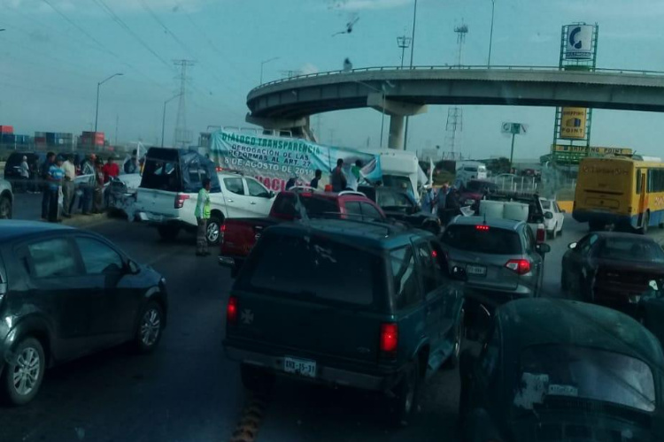 Exigen a AMLO con bloqueos en Altamira ejercer dinero al campo