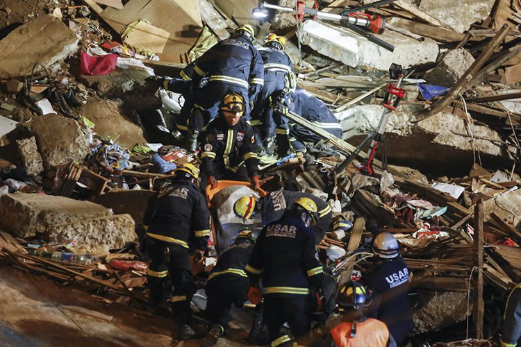 Seis muertos en derrumbe de una casa en puerto chileno