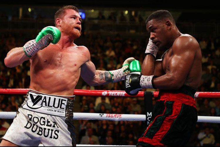Despojan al ”Canelo” Álvarez de título mundial de la FIB