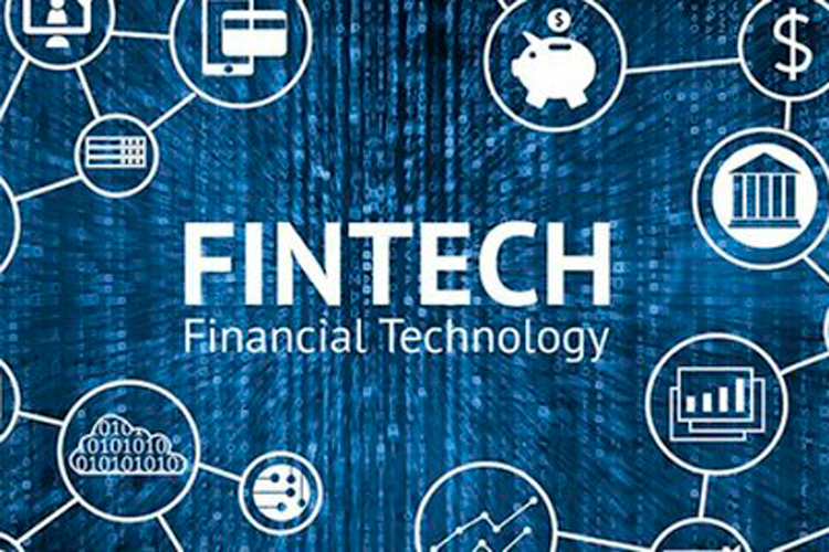 Fintech crecen en México sin desplazar a los bancos: Moody’s