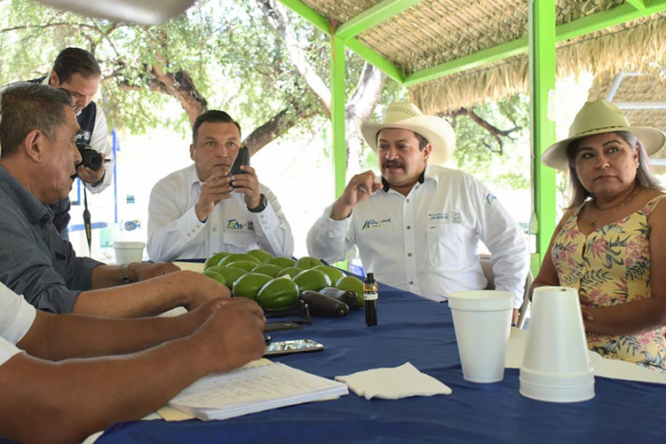 Entrega de obras en isla Mano de León es histórico: Mario López