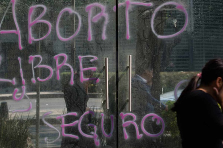 Corte garantiza acceso al aborto por violación