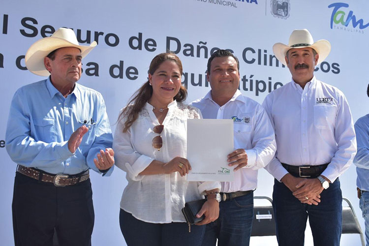 ‘Riegan’ en el campo 12.5 mdp para ganaderos contra sequía