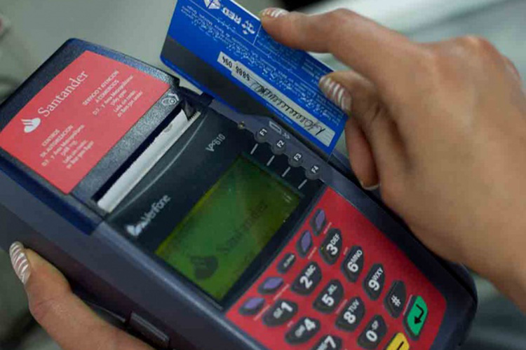 Reportan fallas en terminales bancarias