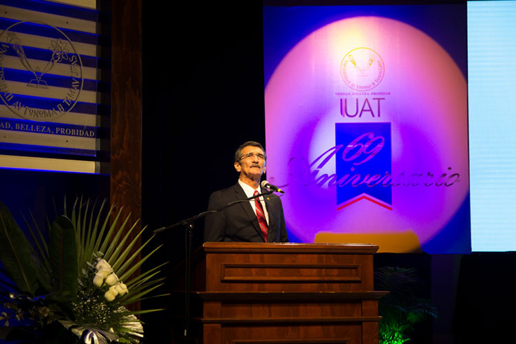Preside Rector en Tampico ceremonia del 69 aniversario de la UAT