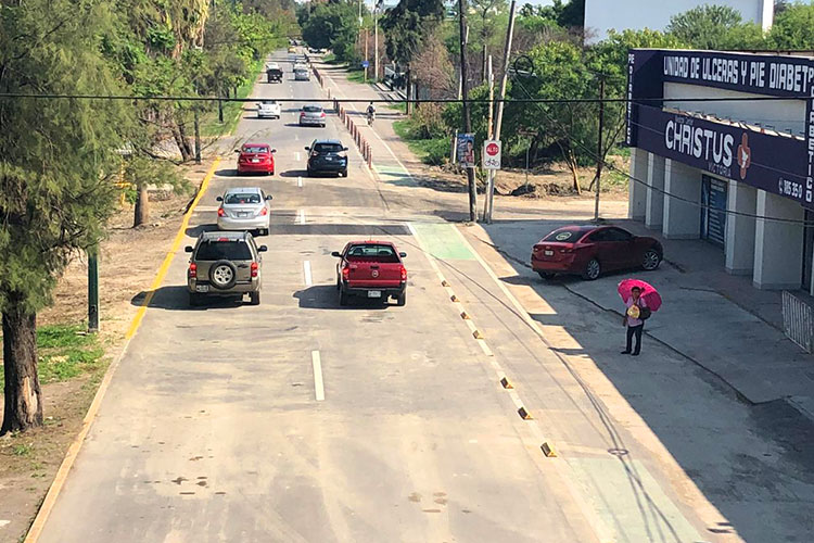 Abren circulación en Boulevard Fidel Velázquez después de socavón