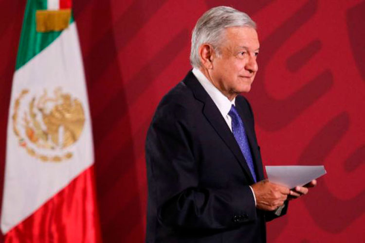 Ve López Obrador lenta la descentralización del Gobierno