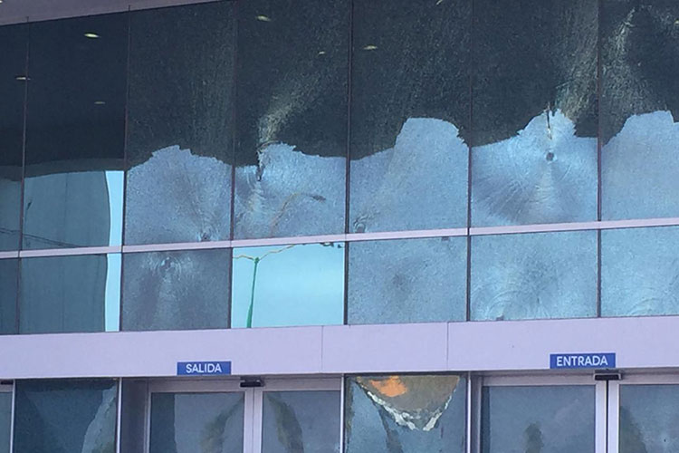 Destruyen a balazos la Torre bicentenario en Tamaulipas