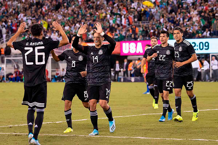 México repite dosis a EU y sigue invicto con Martino