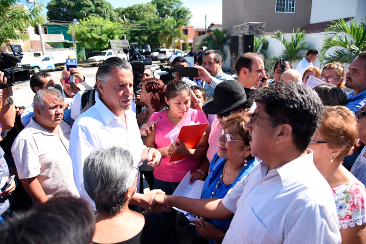 Inaugura Chucho Nader Nuevas Obras de Pavimentación