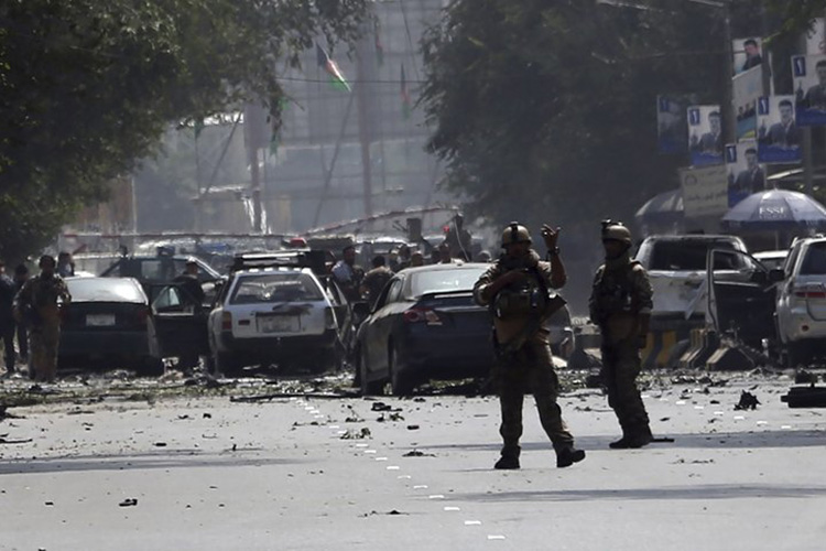 Ataque talibán deja 10 muertos cerca de embajadas en Kabul