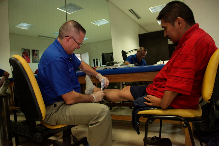 DIF Tamaulipas fabrica prótesis para continuar apoyando a las personas con discapacidad