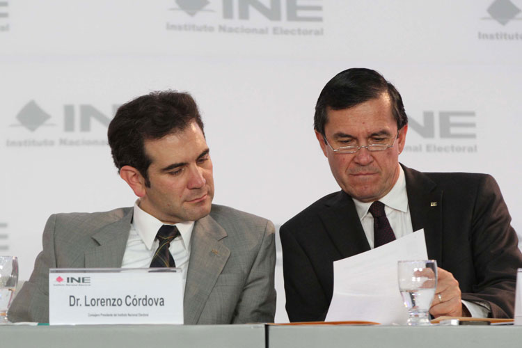 Desaparición de autos se debe a errores: INE