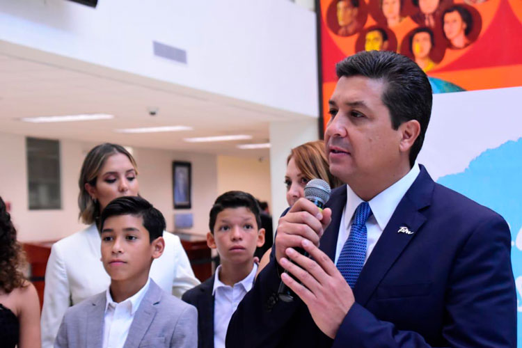 “No vamos a permitir chantaje parlamentario”, advierte Gobernador