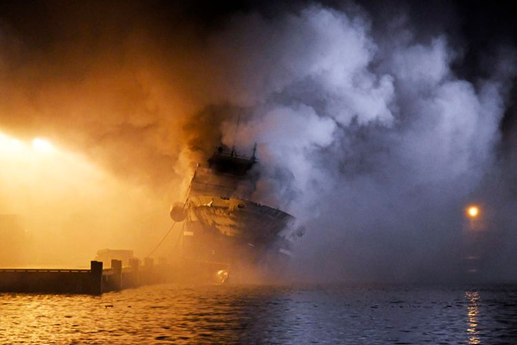 Un incendio arrasa un pesquero ruso en el norte de Noruega