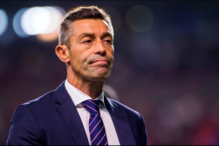 Pedro Caixinha deja de ser entrenador del Cruz Azul