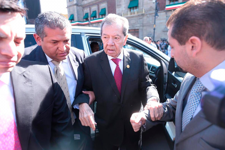 Muñoz Ledo renuncia bajo un oficio político de triunfo