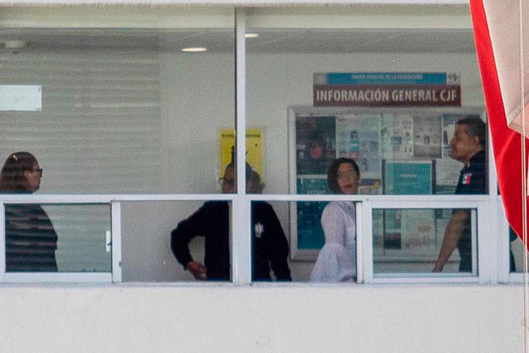 López Obrador pide a UIF dar a FGR expediente sobre Robles
