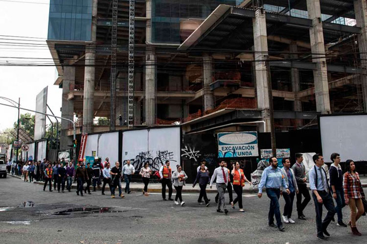 Alistan macrosimulacro por sismos en estados