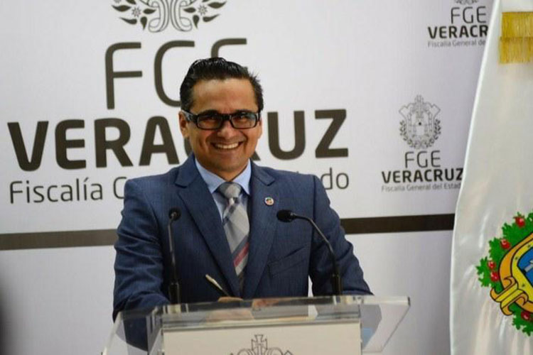 Ordena juez aprehender al fiscal Winckler por secuestro