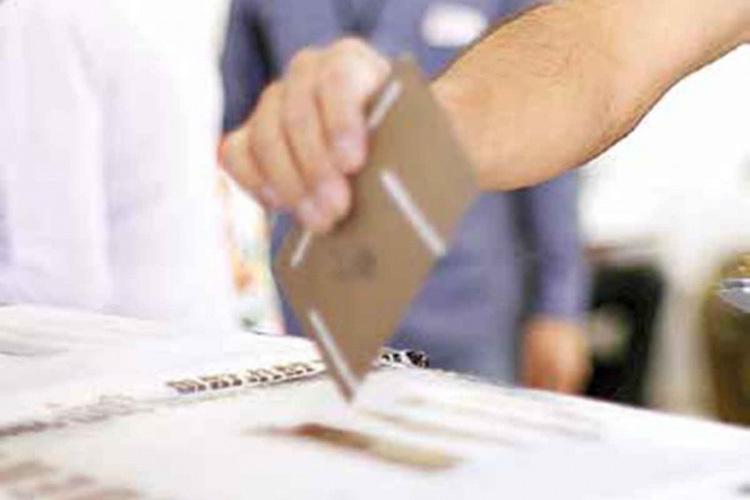 Incluyen a gobernadores en revocación; Senado destraba reforma constitucional