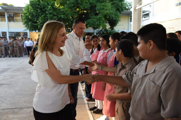 Promueve Chucho Nader Entornos Dignos y Seguros en Escuelas
