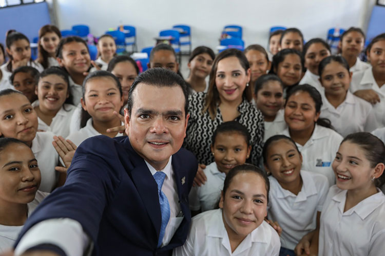 Beneficiará a cientos de jóvenes Nueva Secundaria en Villas de San Miguel