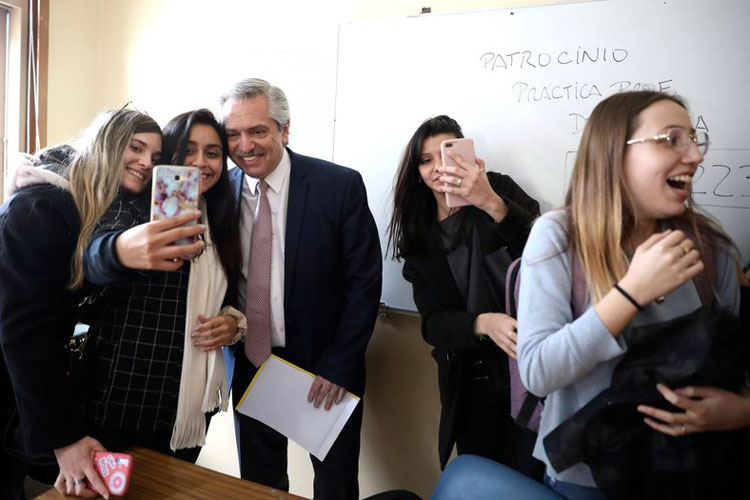 Fernández: problema de Argentina es pobreza que deja Macri