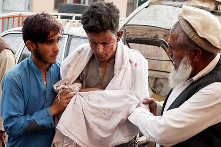 Afganistán: Ataque contra mezquita deja 62 muertos