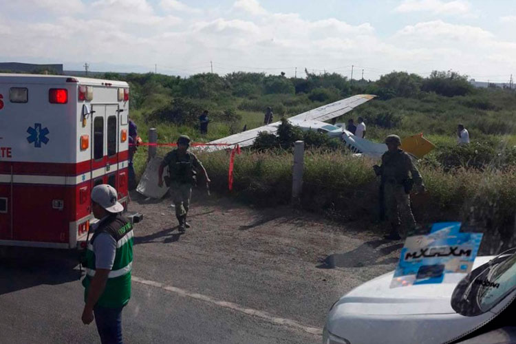 Se desploma avioneta en Carretera Laredo, Nuevo León