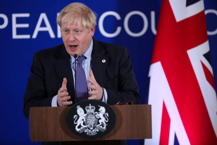 Johnson vuelve a Londres en busca de votos para pacto Brexit